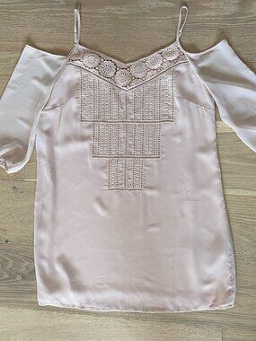 Bebe Tan/Nude Cold Shoulder Dress w Adjustable Straps and Front Detailing Size L